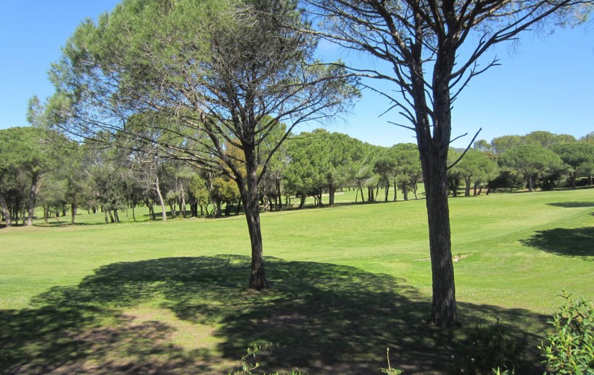 Location de vacances - Studio à Saint-Raphaël - vue sur le golf