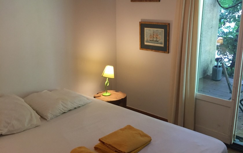 Location de vacances - Maison - Villa à Arpaillargues-et-Aureillac - chambre jaune