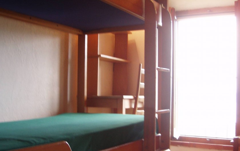 Location de vacances - Villa à La Spezia - La premiere chambre avec lits superposes