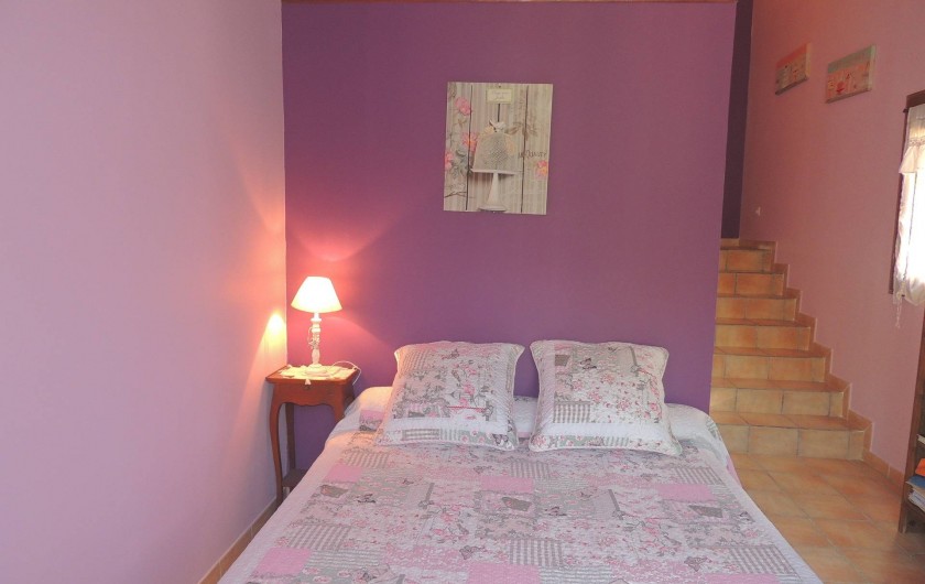 Location de vacances - Villa à Malves-en-Minervois - Grande chambre , lit en 160 , un wc et une entrée privative.