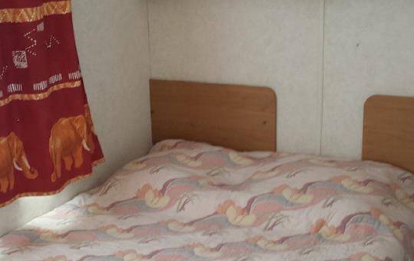 Location de vacances - Bungalow - Mobilhome à Le Muy - chambre un lit double 120cm