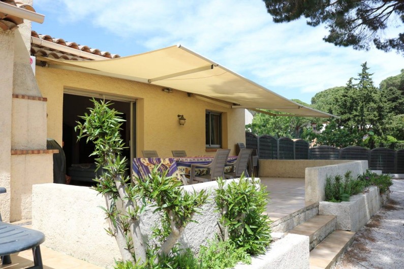 Location de vacances - Villa à Sainte-Maxime - La terrasse