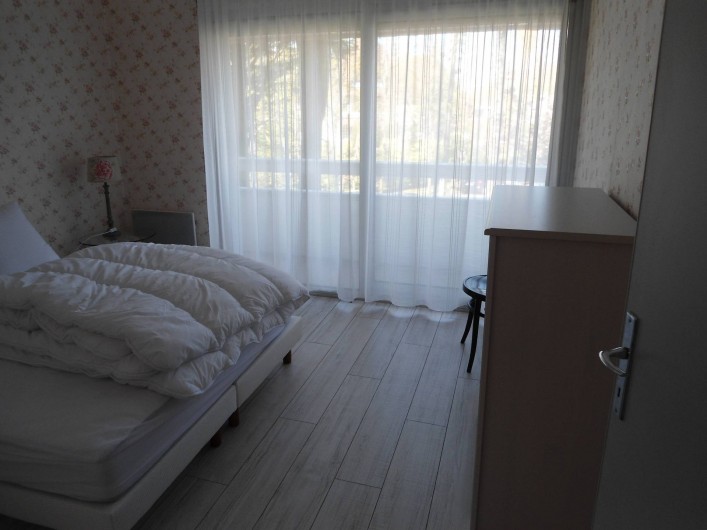 Location de vacances - Appartement à Le Touquet-Paris-Plage - première chambre lit double ouverte sur le balcon