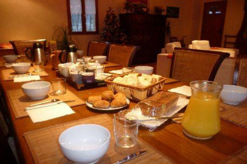 Location de vacances - Chambre d'hôtes à Guchen - La table du petit déjeuner