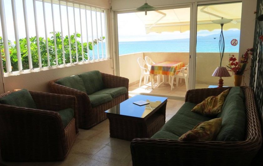 Location de vacances - Appartement à Le Gosier - Salon Balcon Terrasse  Vue sur Mer