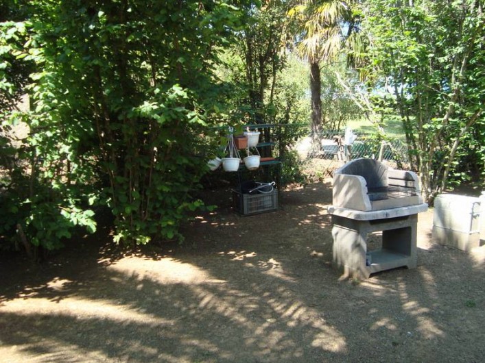 Location de vacances - Villa à Saint-Florent - jardin avec barbecue