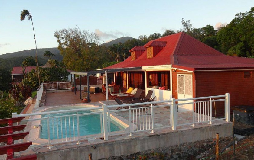 Location de vacances - Villa à Bouillante - Terrasse avec vue sur le mer des caraïbes