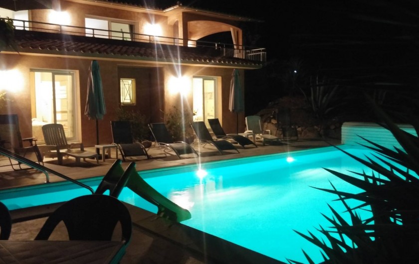 Location de vacances - Villa à Favone - Espace piscine de nuit