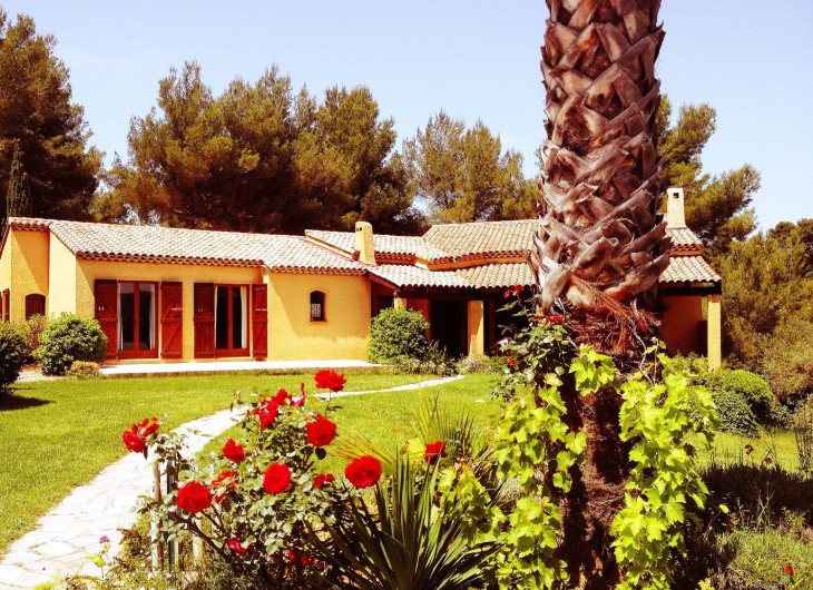Location de vacances - Villa à Le Castellet - Pelouse et Jardin
