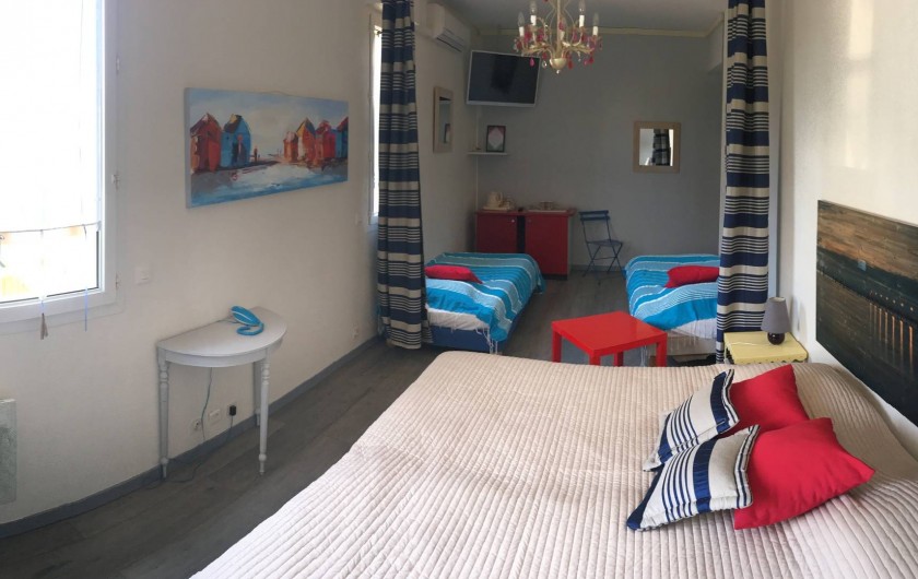 Location de vacances - Hôtel - Auberge à Soorts-Hossegor - Chambre familiale : 4 lits simples, frigo, douche et toilettes séparés (4pers)