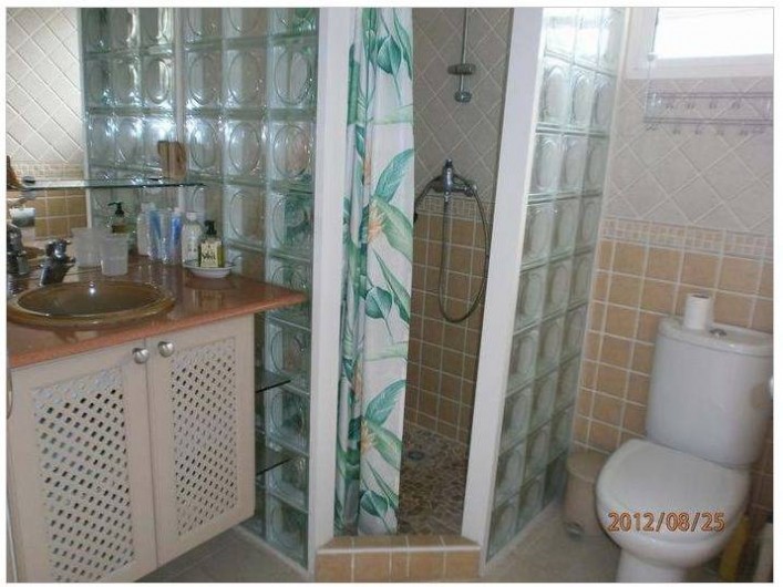 Location de vacances - Villa à Le Marin - sajje d'eau avec douche italienne entre les 2 chambres lit 140