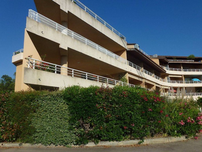 Location de vacances - Appartement à Porticcio - appartement 2 pièces de 55 m2 à 300 mètres de la plage d'Agosta