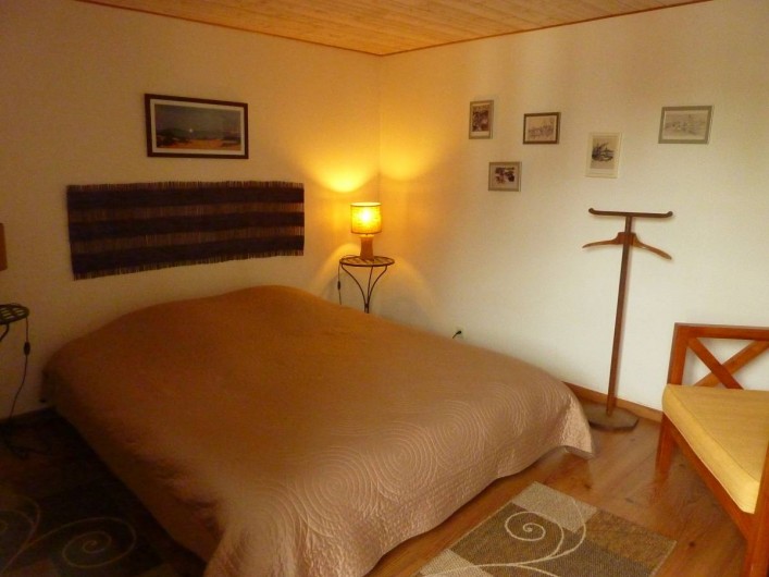 Location de vacances - Gîte à Cancale - 1er étage : chambre  an° 1 avec lit 160x200