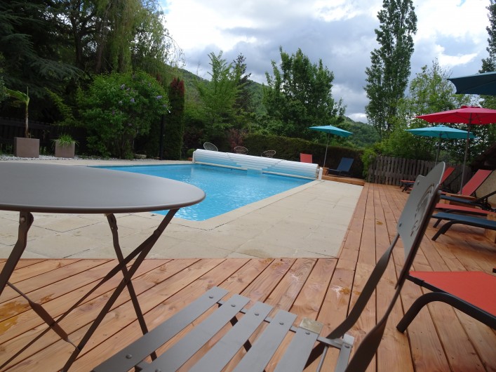 Location de vacances - Chambre d'hôtes à Venterol - Piscine, coin lecture