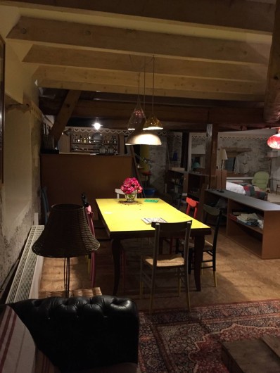 Location de vacances - Appartement à Thorens-Glières - Salle à manger, avec une grande table