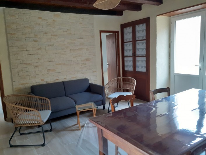 Location de vacances - Gîte à Sainte-Eulalie-d'Ans - Salle à manger vue SO