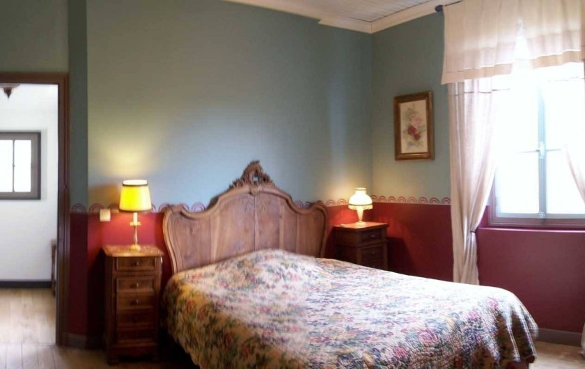 Location de vacances - Maison - Villa à Castéra-Verduzan - la chambre rouge, au 1° étage