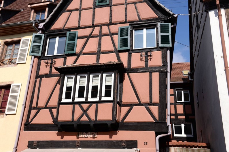 Location de vacances - Appartement à Eguisheim - le gite géranium se trouve au deuxième étage