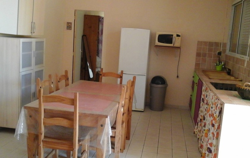 Location de vacances - Appartement à Saint-Joseph - Espace fonctionnel salle à manger avec tout le nécessaire en électroménager