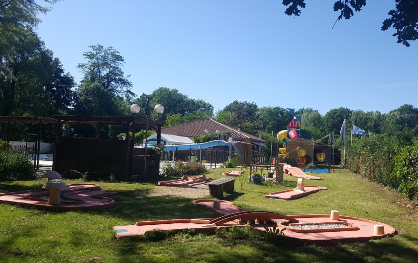 Location de vacances - Camping à Girac - minigolf