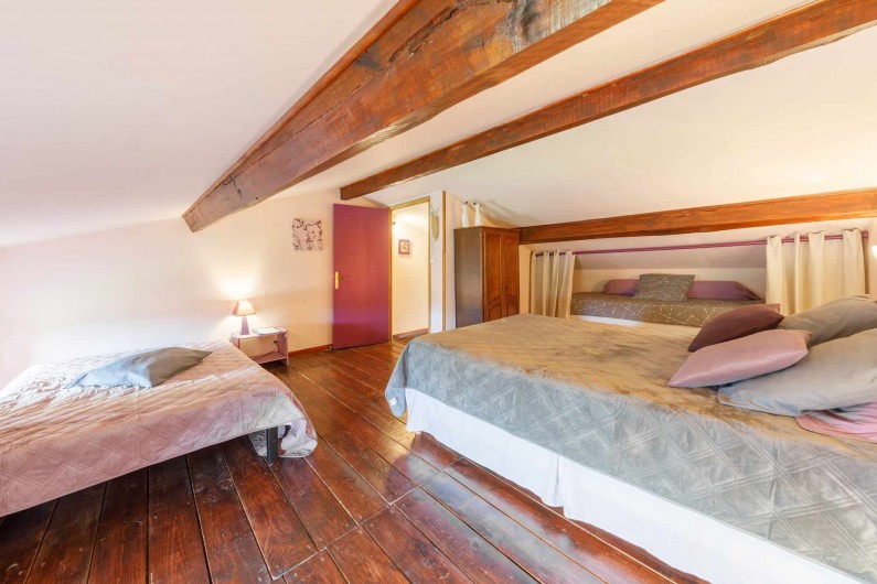 Location de vacances - Chambre d'hôtes à Vernet-la-Varenne - chambre à l'étage