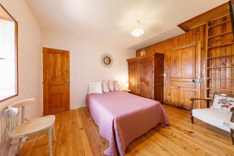 Location de vacances - Chambre d'hôtes à Vernet-la-Varenne - chambre du rez-de-chaussée