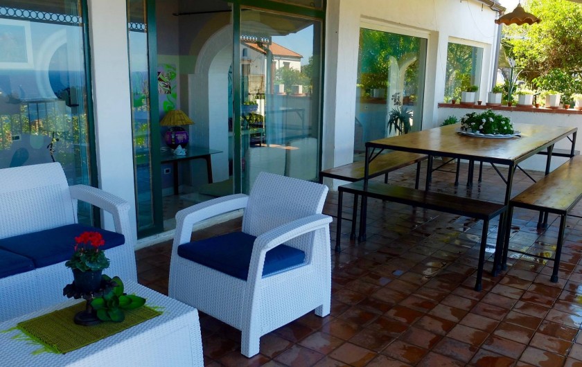 Location de vacances - Villa à Massa Lubrense - Terrace avec table et salon