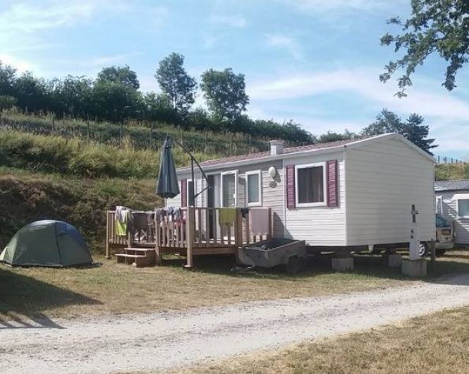 Location de vacances - Camping à Langogne - Location de mobil-home de 1 à 3 chambres, de 2 à 8 personnes