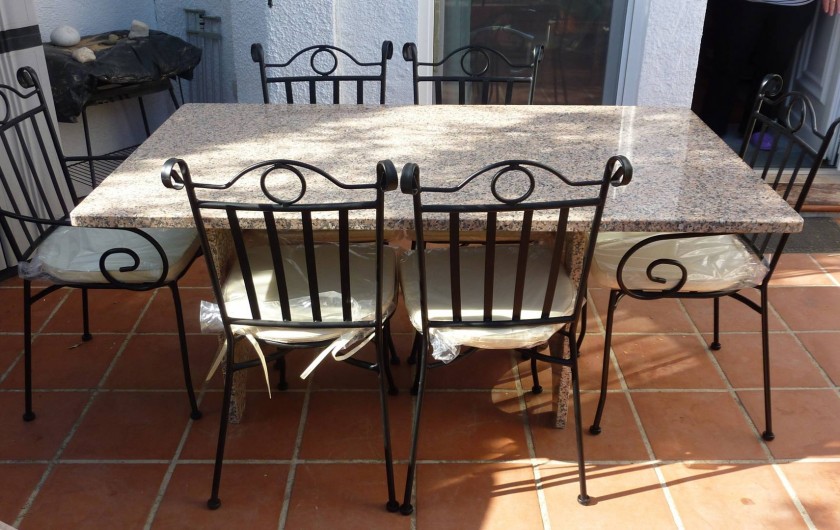 Location de vacances - Chalet à Calp - table et chaises du jardin prive