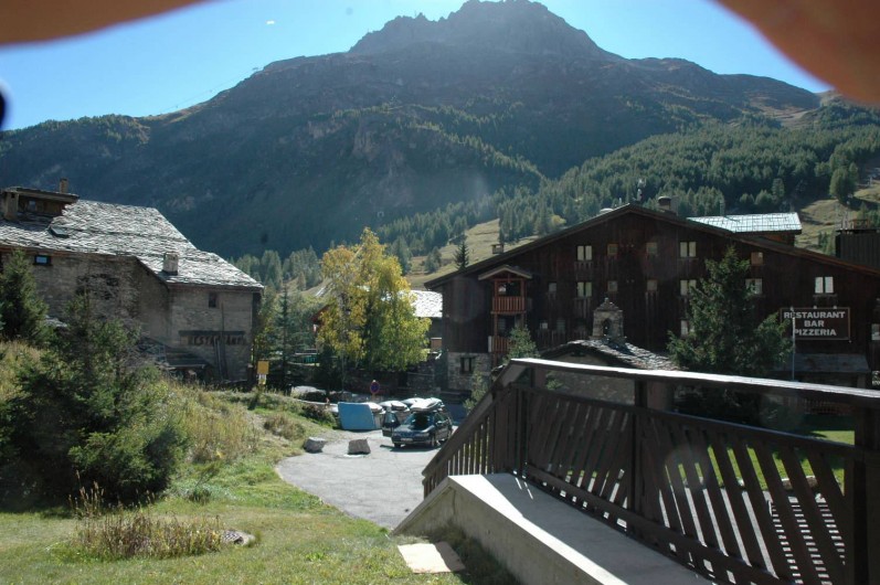 Location de vacances - Studio à Val-d'Isère - vue sud depuis terrasse en rez-de-jardin