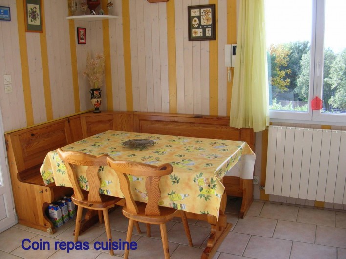 Location de vacances - Villa à Vers-Pont-du-Gard - Coin repas en cuisine