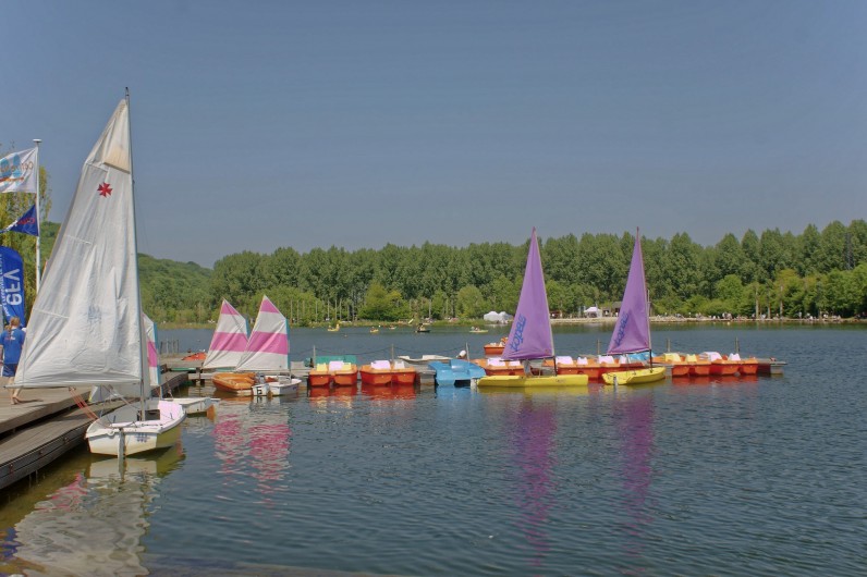 Location de vacances - Appartement à Saint-Valery-en-Caux - Le lac de Caniel et ses jeux nautiques