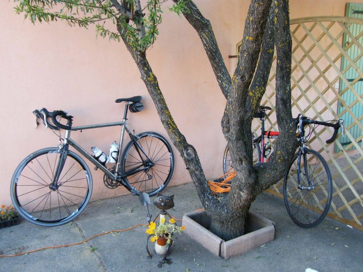 Location de vacances - Gîte à Gargas - Vous pouvez apporter vos vélos (ou en louer)