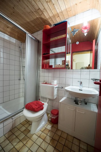 Location de vacances - Appartement à Fieschertal - Douche et Toilette Appartement  Seppi