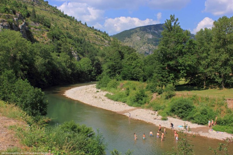 Location de vacances - Camping à Castelbouc - Les nombreux coins baignade
