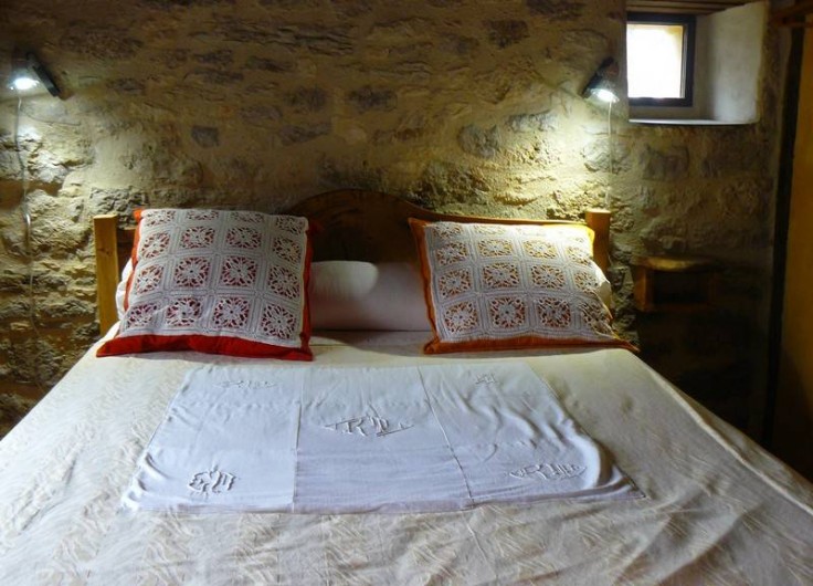 Location de vacances - Gîte à Lentillac-du-Causse - chambre cloup nègre lit 160