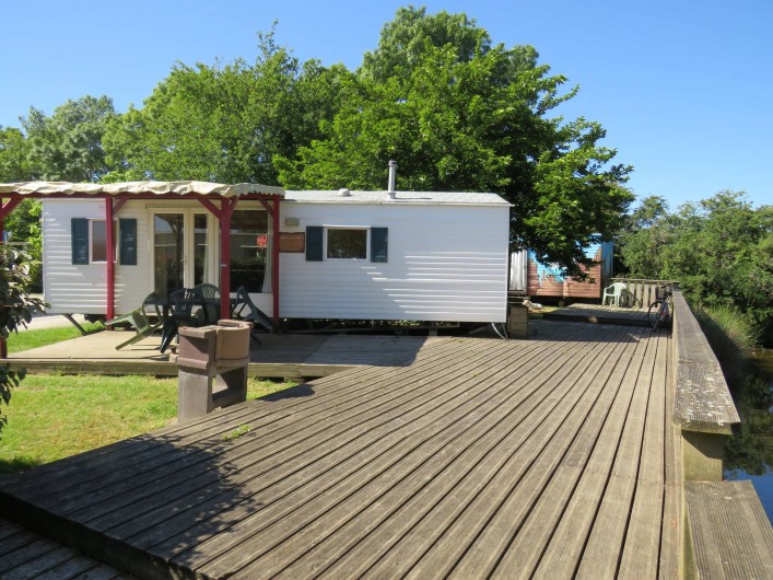 Location de vacances - Camping à Sallertaine - Mobilhome avec ponton de pêche