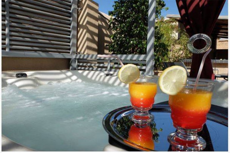Location de vacances - Chambre d'hôtes à Marrakech - Jacuzzi  2 spa jacuzzi 3 places sur la terrasse