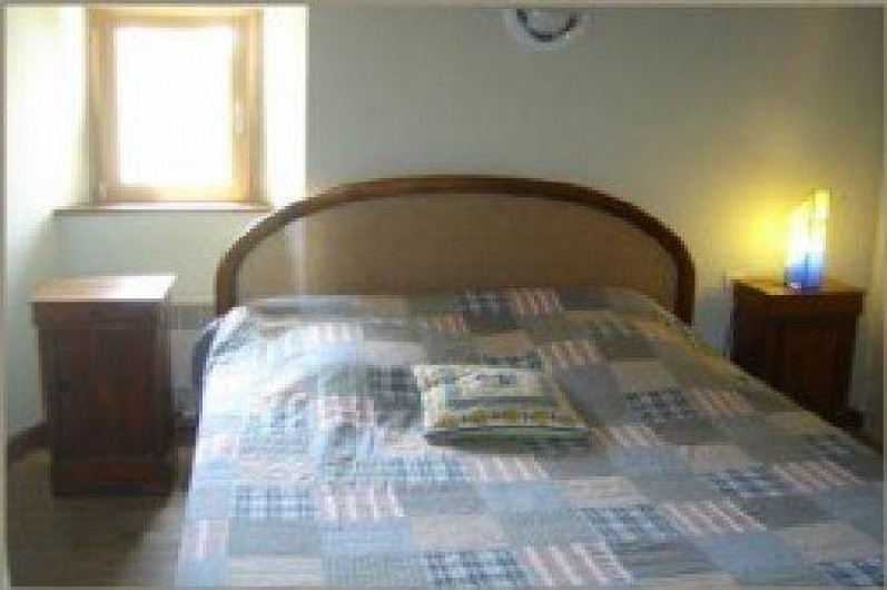 Location de vacances - Gîte à Loc-Eguiner-Saint-Thégonnec - chambre avec un lit 1m60