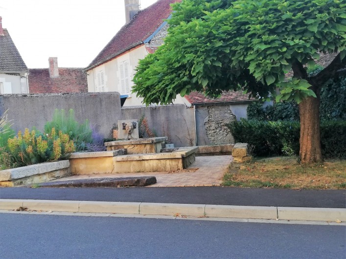 Location de vacances - Gîte à Sury-en-Vaux - Rue dans le village de Sury-en-vaux