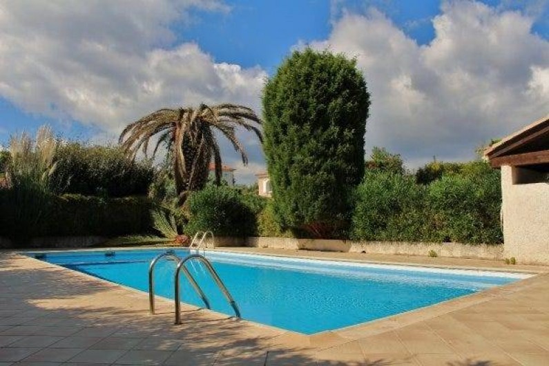 Location de vacances - Villa à Sainte-Maxime - la piscine de la résidence