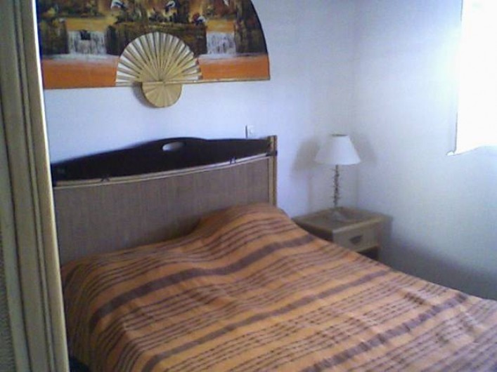 Location de vacances - Maison - Villa à Sainte-Anne - chambre orange avec lit double