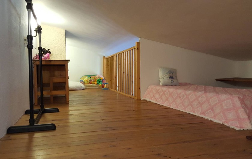 Location de vacances - Appartement à Tanneron - mezzanine  couchage enfants hauteur max 1.60