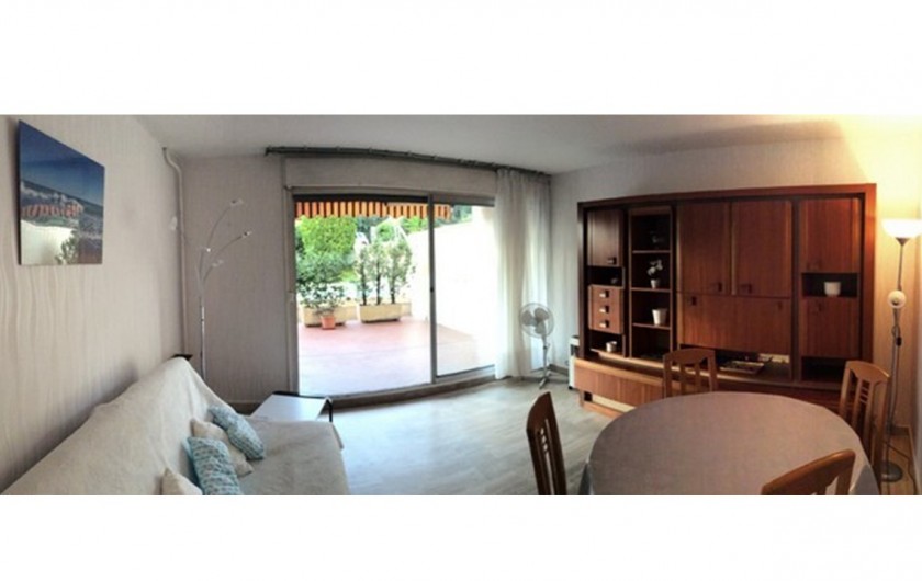 Location de vacances - Appartement à Cannes - Cannes beach- Salon .  Vue terrasse