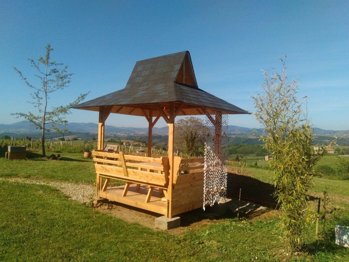 Location de vacances - Chambre d'hôtes à Saint-Laurent-d'Oingt - Le petit kiosque de Georges, avec vue sur le village