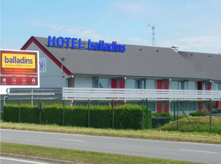 Location de vacances - Hôtel - Auberge à Saint-Aubin-sur-Scie - façade hôtel