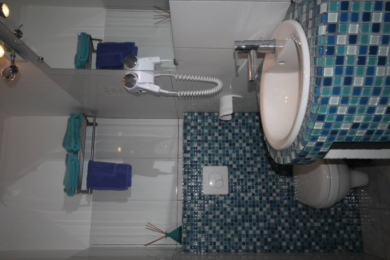Location de vacances - Appartement à Saint-Florent - Salle de douche.