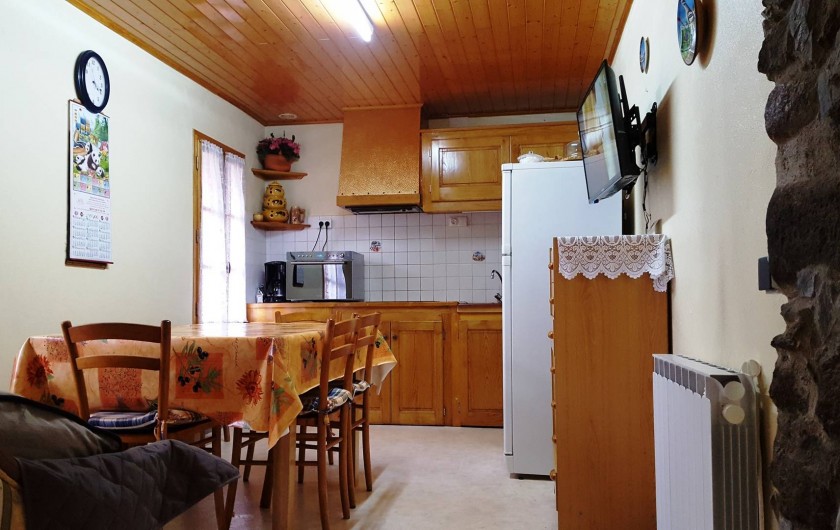 Location de vacances - Maison - Villa à Prats-de-Mollo-la-Preste - Cuisine aménagée avec coin salon