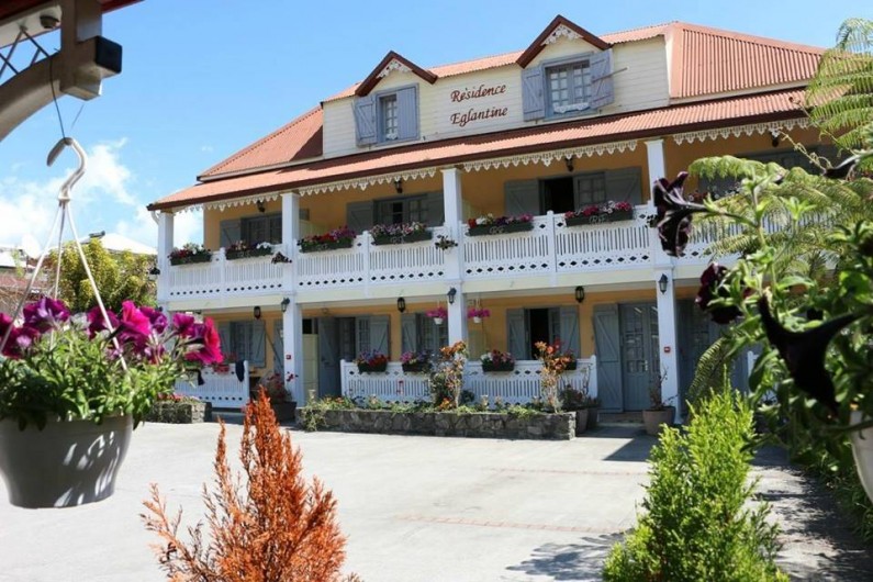 Location de vacances - Villa à Cilaos - Façade de la Résidence Eglantine