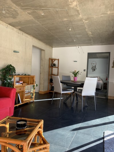 Location de vacances - Appartement à Valsonne - Vue du salon sur le séjour